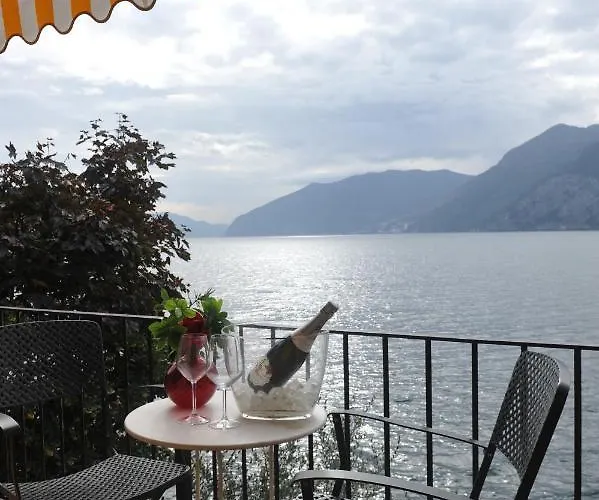 Nest On The Lake Apartment